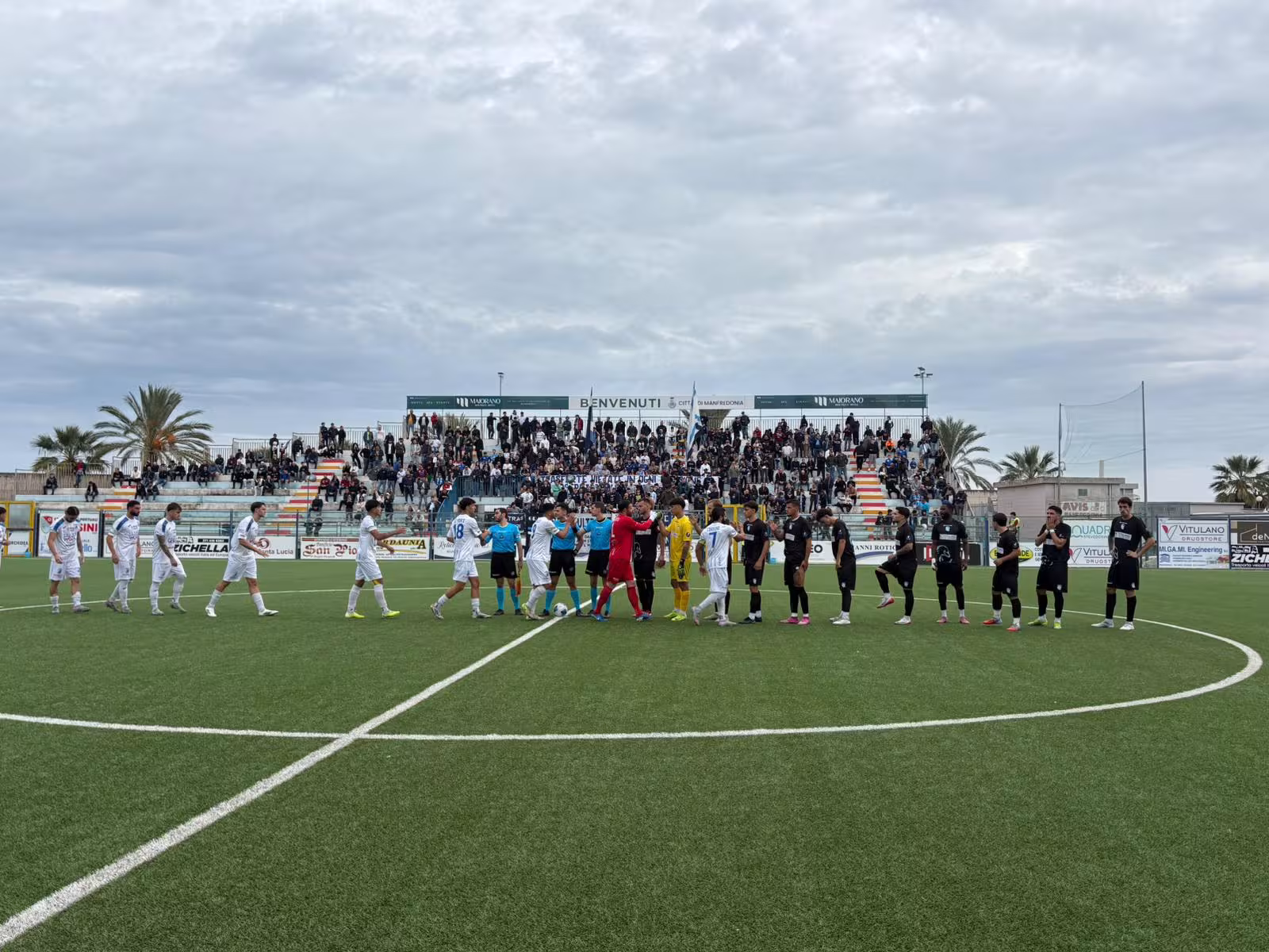 Le formazioni schierate di Manfredonia e Fasano
