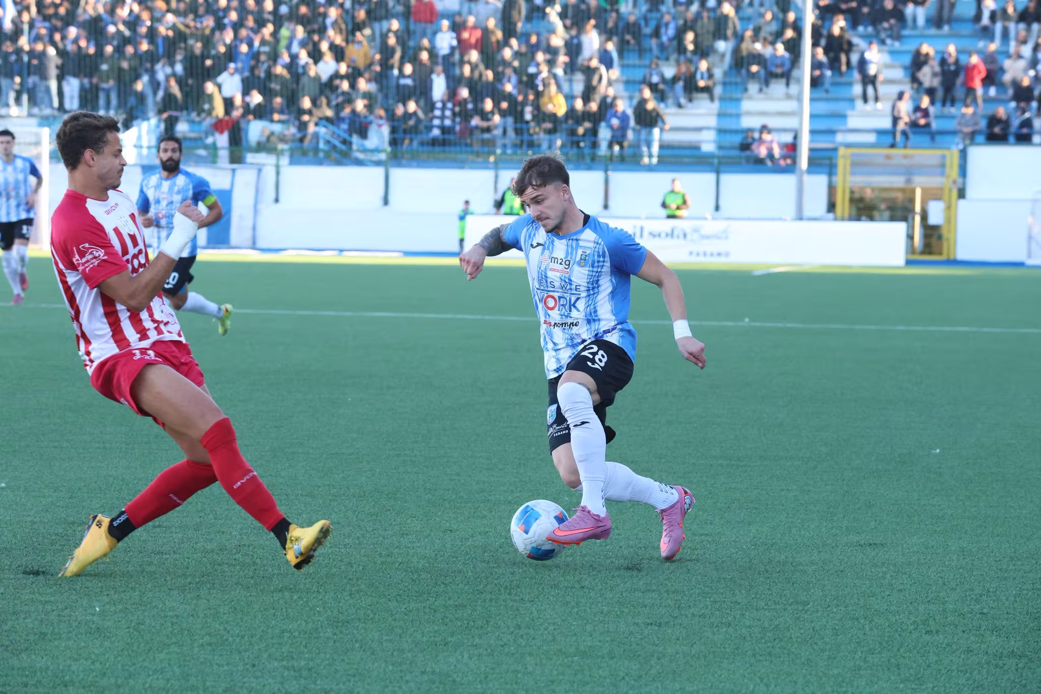 Simone Lambiase in azione contro il Barletta