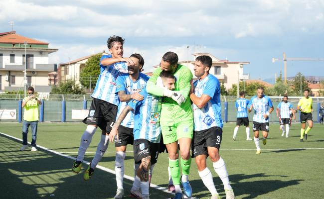 esultanza al gol di Loiodice contro l'Acerrana