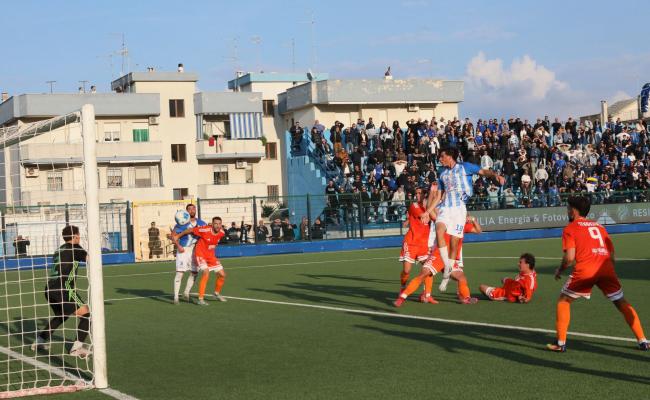 De Mori realizza il momentaneo 1-0 contro la Fidelis Andria